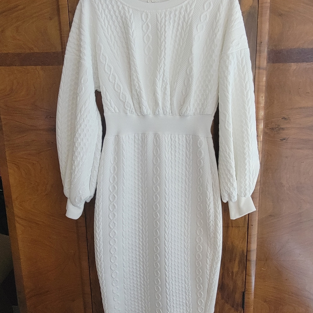 Chic White Cable Knit Long Sleeve Dress